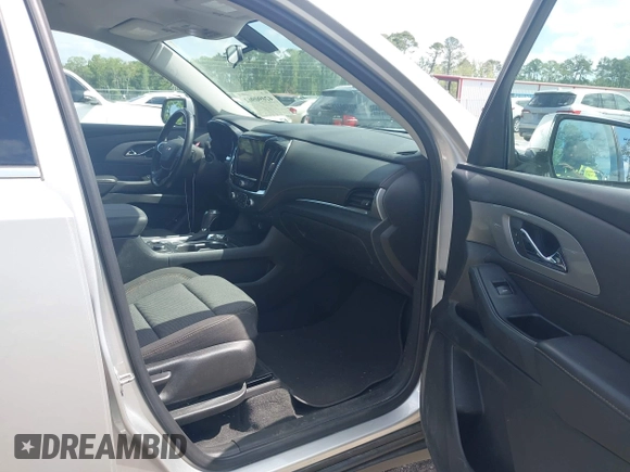 2020 Chevrolet Traverse LT Cloth with VIN 1GNERGKW0LJ306000, listed as a IAAI auction lot 42090962 with 50,559 mi miles. Bid and sale history available at carsss.com. Image 5.