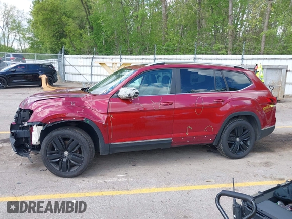 2018 Volkswagen Atlas SEL with VIN 1V2MR2CA3JC569544, listed as a IAAI auction lot 42271392 with 123,960 mi miles and . Bid and sale history available at DreamBid. Image 14.