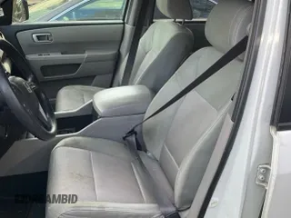 2015 Honda Pilot SE with VIN 5FNYF4H39FB028011, listed as a IAAI auction lot 42160830 with 202,846 mi miles and . Bid and sale history available at DreamBid. Image 5.