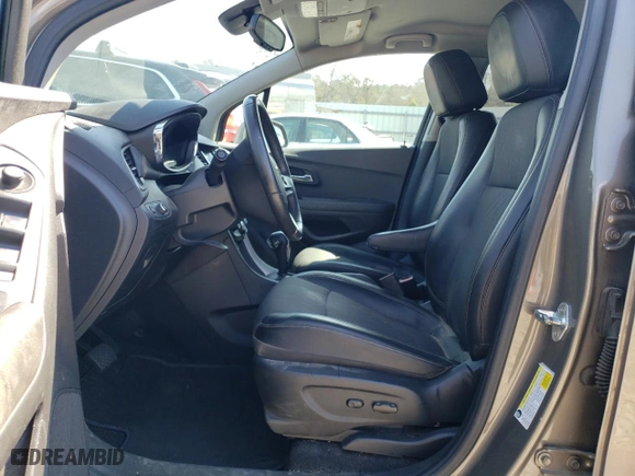 2020 Chevrolet Trax LT with VIN KL7CJLSBXLB352910, listed as a Copart auction lot 46119355 with 84,826 mi miles and Salvage Title. Bid and sale history available at carsss.com. Image 7.