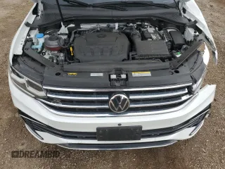 2024 Volkswagen Tiguan SEL R-Line z VIN 3VV4B7AX3RM141320, wystawiony jako Copart lot #55606335 z przebiegiem 9 347 mil mil oraz Szkoda całkowita • Salvage title. Historia ofert i sprzedaży dostępna na DreamBid. Obrazek 11.