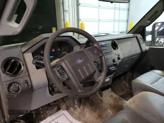2011 Ford F-250 XL z VIN 1FTBF2B60BED05475, wystawiony jako IAAI lot #42841801 z przebiegiem 116 504 mil mil oraz . Historia ofert i sprzedaży dostępna na DreamBid. Obrazek 31.