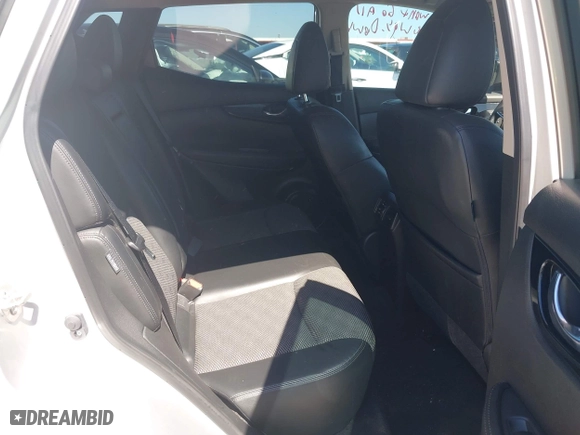 2022 Nissan Rogue Sport SV with VIN JN1BJ1BW0NW487477, listed as a IAAI auction lot 42075815 with 37,362 mi miles. Bid and sale history available at carsss.com. Image 8.