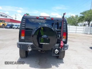 2004 Hummer H2 z VIN 5GRGN23U94H122582, wystawiony jako IAAI lot #42541864 z przebiegiem 105 764 mil mil oraz . Historia ofert i sprzedaży dostępna na DreamBid. Obrazek 16.