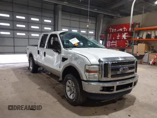 2008 Ford F-250 XL with VIN 1FTSW21R18EE01121, listed as a IAAI auction lot 41298495 with 131,183 mi miles. Bid and sale history available at carsss.com. Image 6.