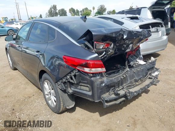 2018 Kia Optima LX z VIN KNAGT4L36J5216858, wystawiony jako IAAI lot #42149047 z przebiegiem 121 845 mil mil oraz . Historia ofert i sprzedaży dostępna na DreamBid. Obrazek 3.