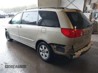 2007 Toyota Sienna CE with VIN 5TDZK23C27S048500, listed as a IAAI auction lot 42021597 with 169,307 mi miles. Bid and sale history available at carsss.com. Image 3.