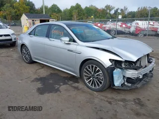 2019 Lincoln Continental Select with VIN 1LN6L9TK2K5606176, listed as a IAAI auction lot 40445548 with 32,327 mi miles. Bid and sale history available at carsss.com. Image 1.