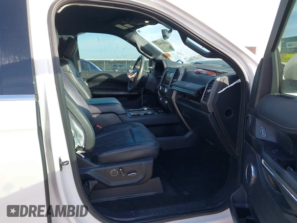 2018 Ford Expedition XLT with VIN 1FMJU1HT5JEA18863, listed as a IAAI auction lot 41815687 with 96,544 mi miles. Bid and sale history available at carsss.com. Image 5.
