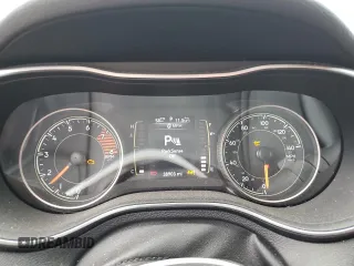 2020 Jeep Cherokee Altitude z VIN 1C4PJMLX9LD636716, wystawiony jako Copart lot #55208185 z przebiegiem 38 903 mil mil oraz Szkoda całkowita • Salvage title. Historia ofert i sprzedaży dostępna na DreamBid. Obrazek 9.