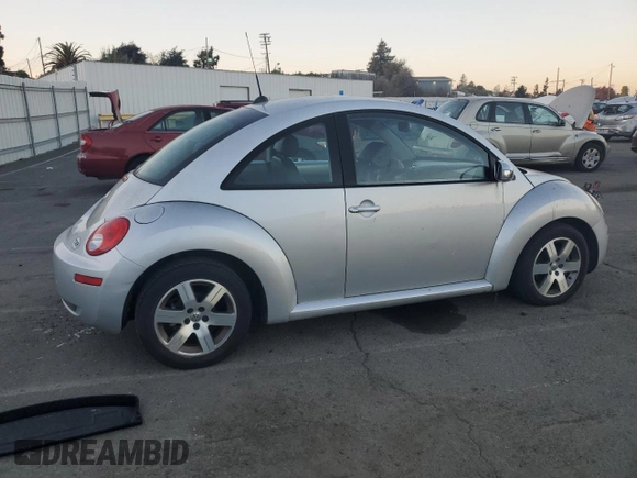 2006 Volkswagen New Beetle Coupe with VIN 3VWPG31C46M421646, listed as a Copart auction lot 83255624 with 91,884 mi miles and Clean Title. Bid and sale history available at carsss.com. Image 3.