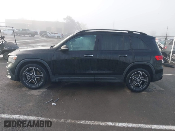 2021 Mercedes-Benz GLB 250 z VIN W1N4M4GB3MW107480, wystawiony jako IAAI lot #41827300 z przebiegiem 45 967 mil mil oraz . Historia ofert i sprzedaży dostępna na DreamBid. Obrazek 14.