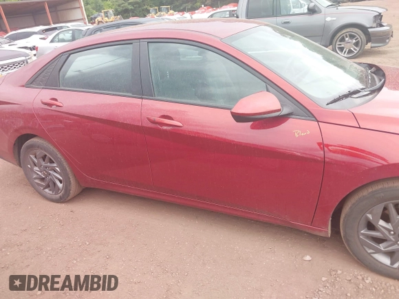 2024 Hyundai Elantra SEL z VIN KMHLM4DG5RU769160, wystawiony jako IAAI lot #42509506 z przebiegiem 38 926 mil mil oraz . Historia ofert i sprzedaży dostępna na DreamBid. Obrazek 14.