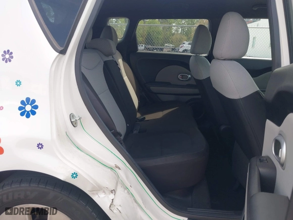 2016 Kia Soul with VIN KNDJN2A21G7403486, listed as a IAAI auction lot 41913168 with 119,247 mi miles. Bid and sale history available at carsss.com. Image 8.