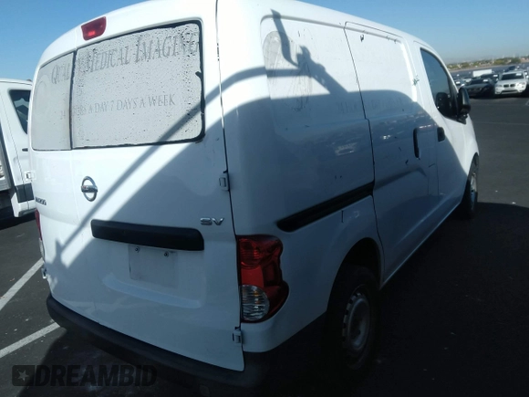 2015 Nissan NV200 SV z VIN 3N6CM0KN6FK701120, wystawiony jako IAAI lot #41971475 z przebiegiem 209 564 mil mil oraz . Historia ofert i sprzedaży dostępna na DreamBid. Obrazek 4.