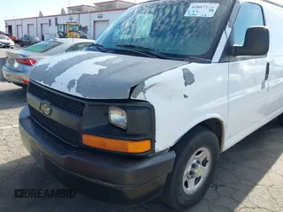 2004 Chevrolet Express Cargo z VIN 1GCFG15X241105110, wystawiony jako IAAI lot #42667123 z przebiegiem 143 147 mil mil oraz . Historia ofert i sprzedaży dostępna na DreamBid. Obrazek 6.