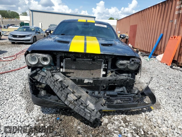 2016 Dodge Challenger SXT with VIN 2C3CDZAG4GH193152, listed as a Copart auction lot 60660705 with 121,621 mi miles and Salvage title. Bid and sale history available at DreamBid. Image 5.