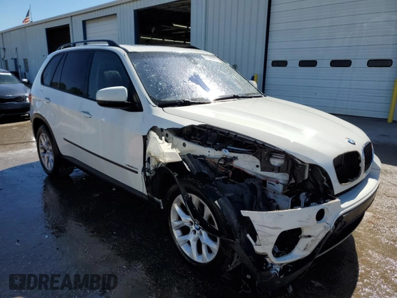 2013 BMW X5 xDrive35i with VIN 5UXZV4C55D0E02479, listed as a Copart auction lot 47365515 with 151,923 mi miles and Salvage Title. Bid and sale history available at carsss.com. Image 4.