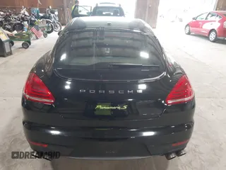 2016 Porsche Panamera S E-Hybrid z VIN WP0AD2A74GL040039, wystawiony jako IAAI lot #42411042 z przebiegiem 60 616 mil mil oraz . Historia ofert i sprzedaży dostępna na DreamBid. Obrazek 17.