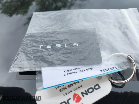 2024 Tesla Model Y Performance z VIN 7SAYGDEF1RA265382, wystawiony jako IAAI lot #42308468 z przebiegiem 9 700 mil mil oraz . Historia ofert i sprzedaży dostępna na DreamBid. Obrazek 11.