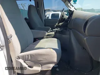 2008 Ford Econoline Passenger XL с VIN 1FBSS31L48DB37299, выставлен на аукционе IAAI как лот 42797666 с пробегом Не указан миль и . История ставок и продаж доступна на DreamBid. Изображение 5.