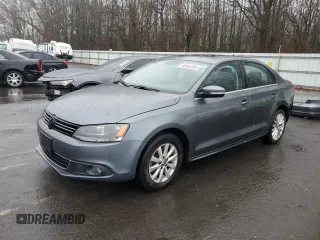 2013 Volkswagen Jetta SEL с VIN 3VWLP7AJ7DM417611, выставлен на аукционе Copart как лот 44044265 с пробегом 177 452 миль миль и Списание • Salvage title. История ставок и продаж доступна на DreamBid. Изображение 1.
