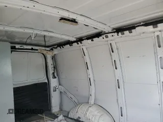2021 GMC Savana Cargo z VIN 1GTW7AF76M1181413, wystawiony jako Copart lot #55313815 z przebiegiem Nie podano mil oraz Szkoda całkowita • Salvage title. Historia ofert i sprzedaży dostępna na DreamBid. Obrazek 10.
