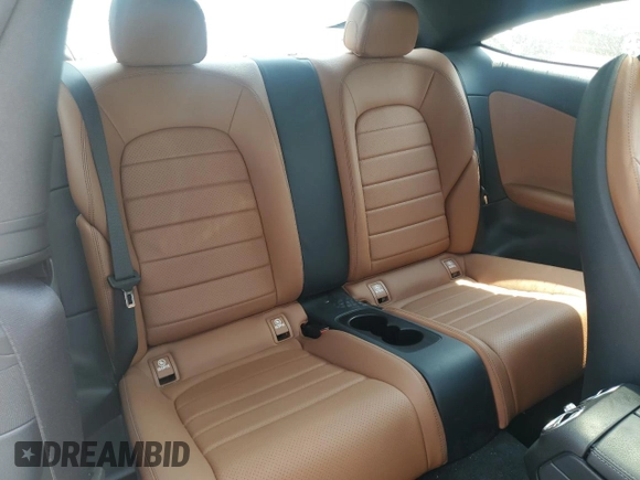 2019 Mercedes-Benz C 300 z VIN WDDWJ8EB2KF784221, wystawiony jako Copart lot #60620735 z przebiegiem 61 434 mil mil oraz Czysty tytuł • Clean title. Historia ofert i sprzedaży dostępna na DreamBid. Obrazek 10.