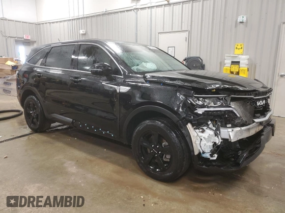 2022 Kia Sorento LX z VIN 5XYRGDLC8NG083601, wystawiony jako Copart lot #42580075 z przebiegiem 28 725 mil mil oraz Szkoda całkowita • Salvage title. Historia ofert i sprzedaży dostępna na DreamBid. Obrazek 4.