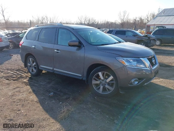 2014 Nissan Pathfinder Platinum with VIN 5N1AR2MM1EC702851, listed as a IAAI auction lot 41541331 with 209,257 mi miles. Bid and sale history available at carsss.com. Image 1.