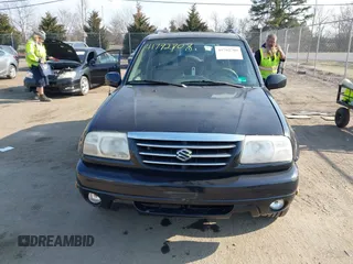 2003 Suzuki XL7 Touring с VIN JS3TX92V634113102, выставлен на аукционе IAAI как лот 41792708 с пробегом 237 299 миль миль и . История ставок и продаж доступна на DreamBid. Изображение 13.