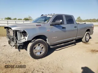 2022 Ram 2500 Tradesman with VIN 3C6UR4HJ0NG138627, listed as a Copart auction lot 76863234 with 80,040 mi miles and Salvage title. Bid and sale history available at DreamBid. Image 1.