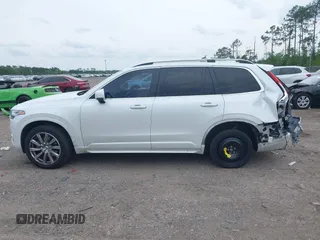 2018 Volvo XC90 Momentum with VIN YV4A22PK2J1202199, listed as a IAAI auction lot 41898147 with 82,161 mi miles and . Bid and sale history available at DreamBid. Image 14.