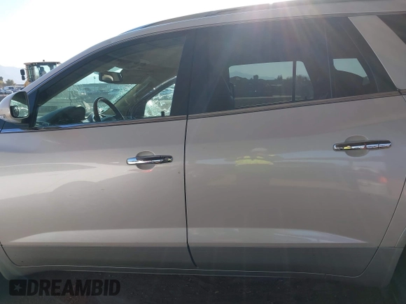2011 Buick Enclave CXL-1 with VIN 5GAKRBED2BJ203153, listed as a IAAI auction lot 41403768 with 121,268 mi miles. Bid and sale history available at carsss.com. Image 14.