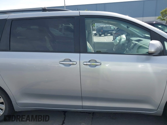 2014 Toyota Sienna Limited with VIN 5TDDK3DC2ES085302, listed as a IAAI auction lot 39560374 with 117,786 mi miles and . Bid and sale history available at DreamBid. Image 13.