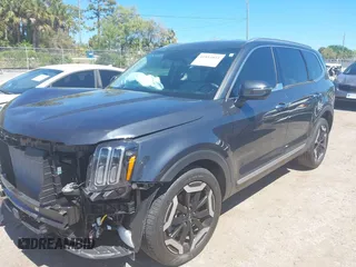 2024 Kia Telluride S with VIN 5XYP64GC4RG413972, listed as a IAAI auction lot 41815853 with 10,500 mi miles and . Bid and sale history available at carsss.com. Image 18.