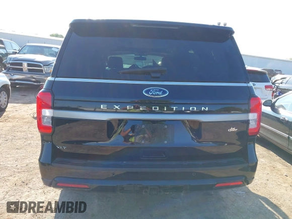 2024 Ford Expedition XLT with VIN 1FMJU1J82REA88242, listed as a IAAI auction lot 42170638 with 2,822 mi miles and . Bid and sale history available at DreamBid. Image 17.