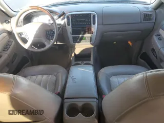 2005 Mercury Mountaineer z VIN 4M2DU66K55UJ17276, wystawiony jako Copart lot #86835544 z przebiegiem 137 270 mil mil oraz Szkoda całkowita • Salvage title. Historia ofert i sprzedaży dostępna na DreamBid. Obrazek 8.