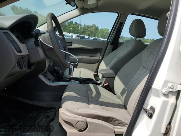 2010 Ford Focus SE with VIN 1FAHP3FN4AW101212, listed as a Copart auction lot 70290324 with 142,058 mi miles and Non Repairable. Bid and sale history available at carsss.com. Image 7.