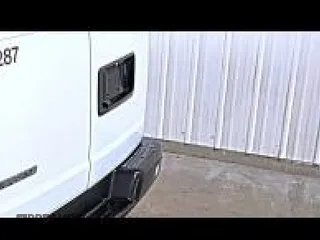 2017 Chevrolet Express Cargo z VIN 1GCWGAFF3H1158281, wystawiony jako IAAI lot #42566227 z przebiegiem 212 348 mil mil oraz . Historia ofert i sprzedaży dostępna na DreamBid. Obrazek 37.