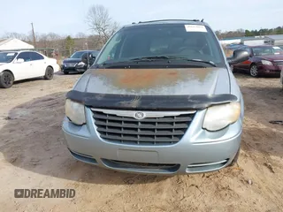 2006 Chrysler Town & Country LWB Touring with VIN 2A4GP54L56R651824, listed as a IAAI auction lot 41613064 with 245,645 mi miles. Bid and sale history available at carsss.com. Image 6.