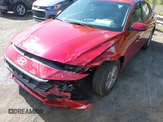 2025 Hyundai Elantra SE z VIN KMHLL4DG8SU938824, wystawiony jako IAAI lot #42022984 z przebiegiem 1234 mil mil oraz . Historia ofert i sprzedaży dostępna na DreamBid. Obrazek 6.