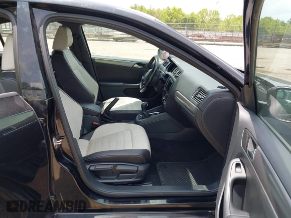 2016 Volkswagen Jetta Sport z VIN 3VWD17AJ6GM321169, wystawiony jako IAAI lot #42445883 z przebiegiem 190 841 mil mil oraz . Historia ofert i sprzedaży dostępna na DreamBid. Obrazek 5.