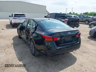 2024 Nissan Altima 2.5 SV with VIN 1N4BL4DVXRN324950, listed as a IAAI auction lot 42131175 with 55,658 mi miles. Bid and sale history available at carsss.com. Image 3.