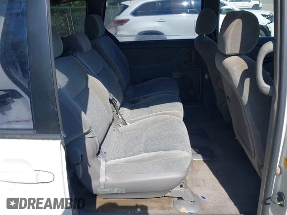 2005 Toyota Sienna CE with VIN 5TDZA23C55S316391, listed as a IAAI auction lot 42062602 with 431,359 mi miles. Bid and sale history available at carsss.com. Image 8.