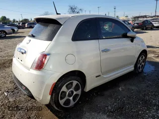 2014 FIAT 500e with VIN 3C3CFFGE8ET266784, listed as a Copart auction lot 44840835 with 63,989 mi miles and Clean Title. Bid and sale history available at carsss.com. Image 3.