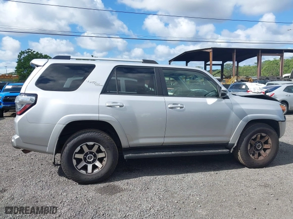 2017 Toyota 4Runner SR5 with VIN JTEBU5JR1H5443565, listed as a IAAI auction lot 41503001 with 57,183 mi miles. Bid and sale history available at carsss.com. Image 13.