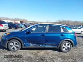 2017 Kia Niro LX with VIN KNDCB3LC7H5057440, listed as a IAAI auction lot 41639326 with 83,481 mi miles. Bid and sale history available at carsss.com. Image 14.