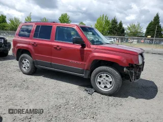 2015 Jeep Patriot Altitude z VIN 1C4NJRBB2FD135164, wystawiony jako Copart lot #56662475 z przebiegiem 186 663 mil mil oraz Szkoda całkowita • Salvage title. Historia ofert i sprzedaży dostępna na DreamBid. Obrazek 4.