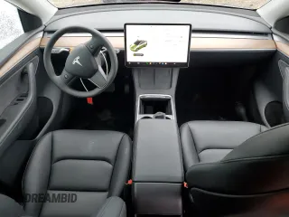 2024 Tesla Model Y Long Range z VIN 7SAYGDEE3RF087162, wystawiony jako Copart lot #79315224 z przebiegiem 3 232 mil mil oraz Szkoda całkowita • Salvage title. Historia ofert i sprzedaży dostępna na DreamBid. Obrazek 8.